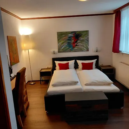 Gaestehaus Engelgasse 헤르초게나우라흐
