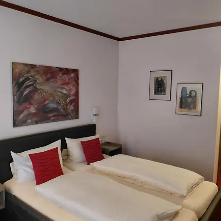 Gaestehaus Engelgasse 여관 헤르초게나우라흐