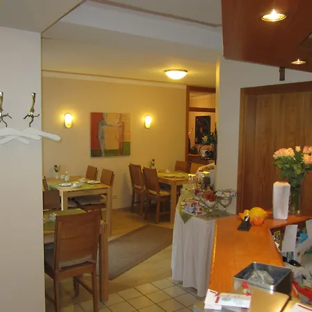 Gaestehaus Engelgasse Πανδοχείο 3*
