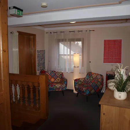 여관 Gaestehaus Engelgasse 헤르초게나우라흐