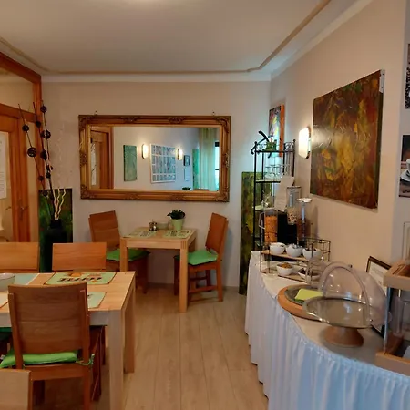 Gaestehaus Engelgasse 여관 3*