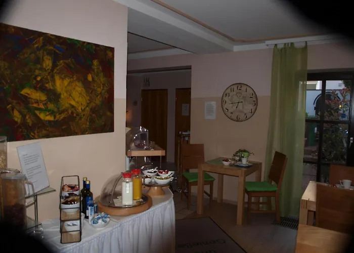 אורחן Gaestehaus Engelgasse 3*